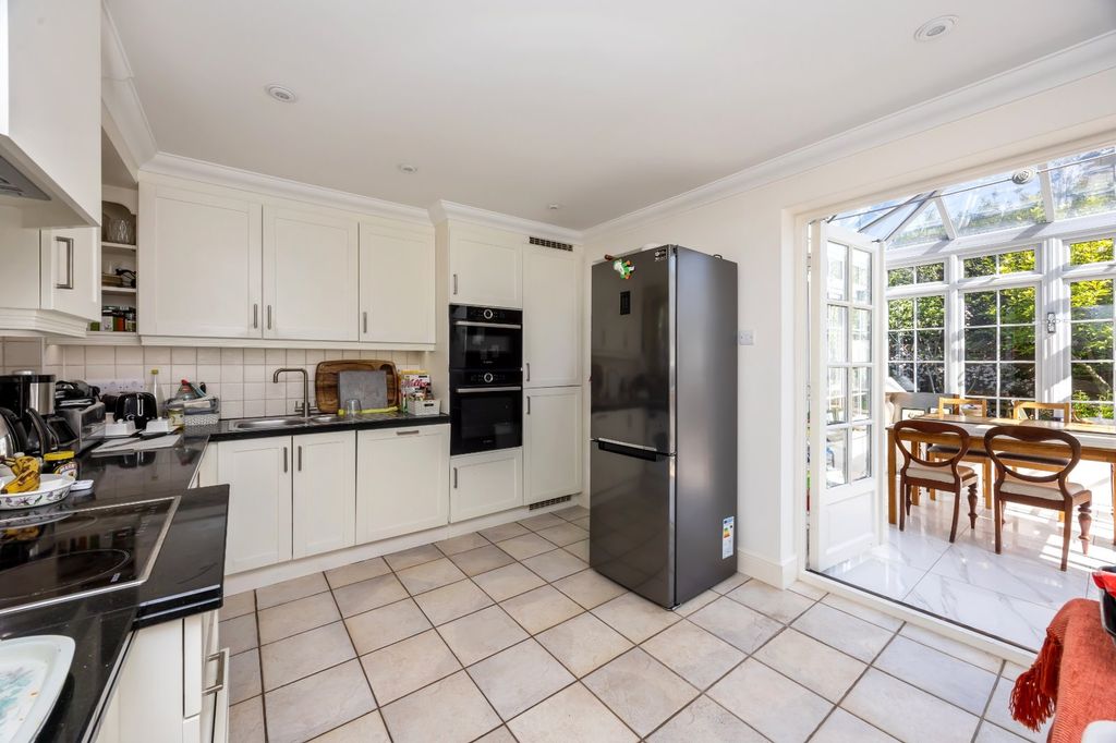 Property photo 3 of 12 Kitchen/Dining Room