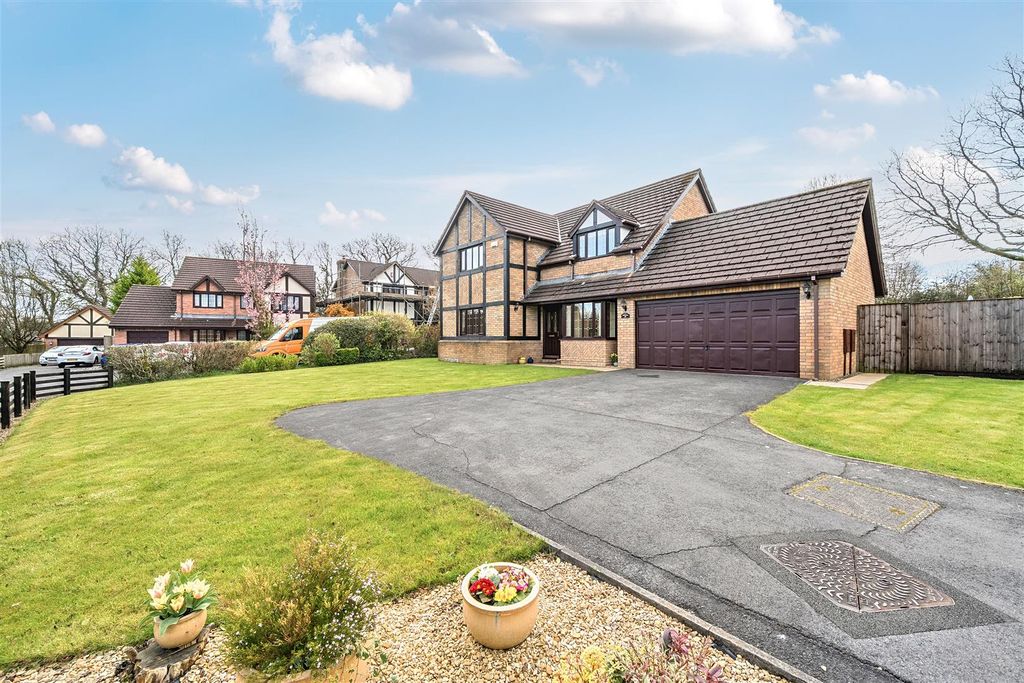 Property photo 2 of 40