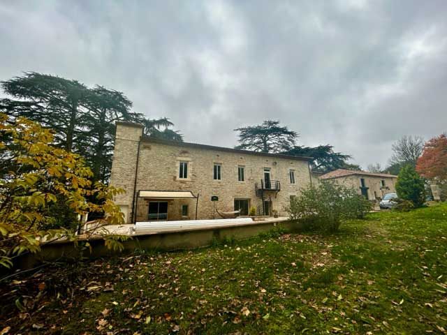 Property photo 1 of 30