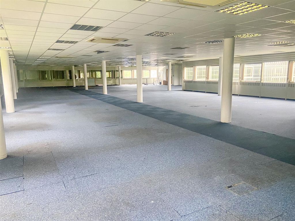 Property photo 3 of 12 Office Darlo.Jpg