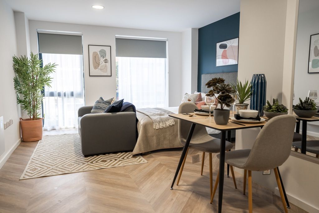 Property photo 1 of 19 Bedroom