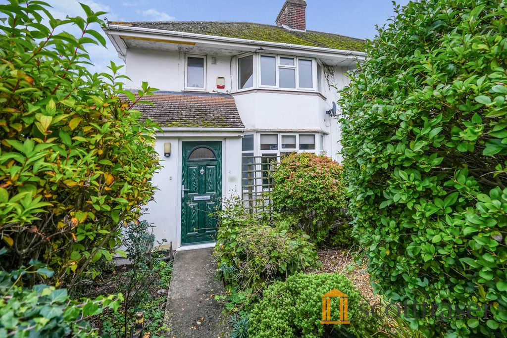 Property photo 1 of 10 Front