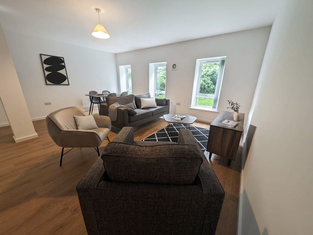Property photo 2 of 9 17R-005
