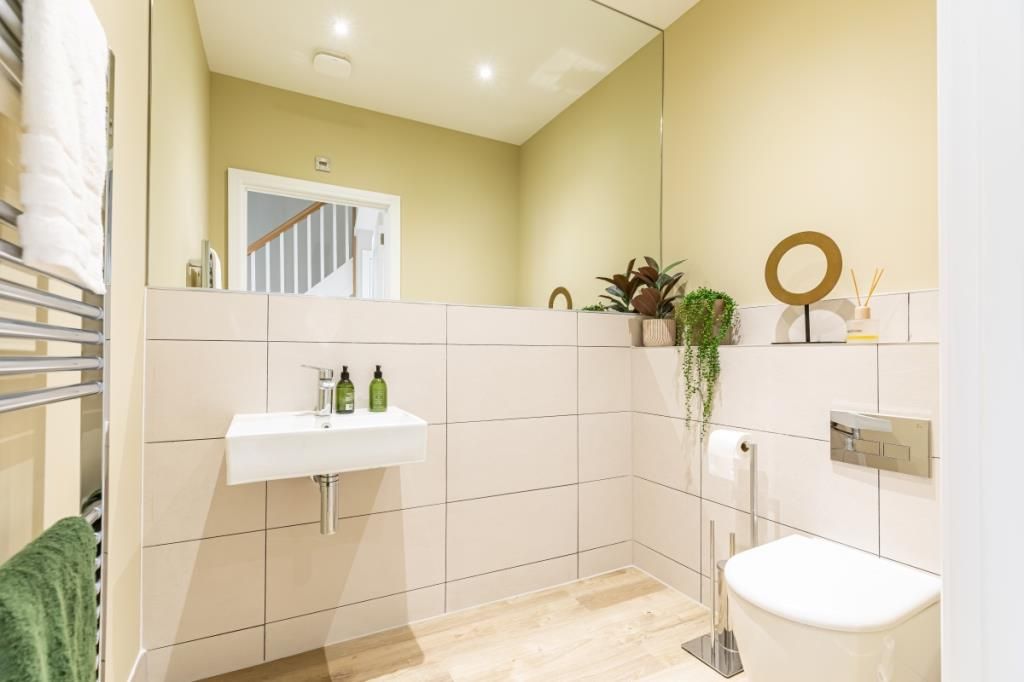 Property photo 3 of 12 Bathroom