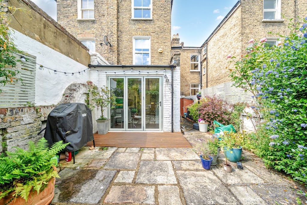 Property photo 3 of 17 Picture No. 02