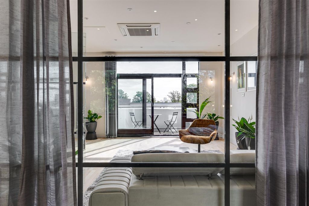 Property photo 3 of 14 18509036 (9).Jpg