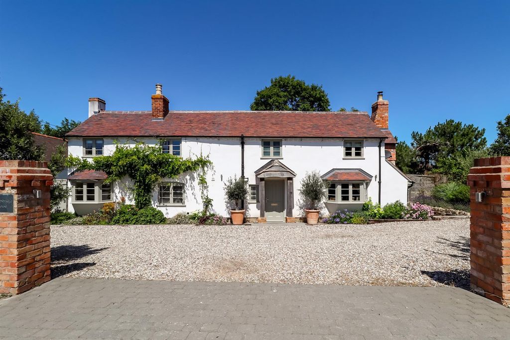 Property photo 1 of 50 Ext Front (4).Jpg