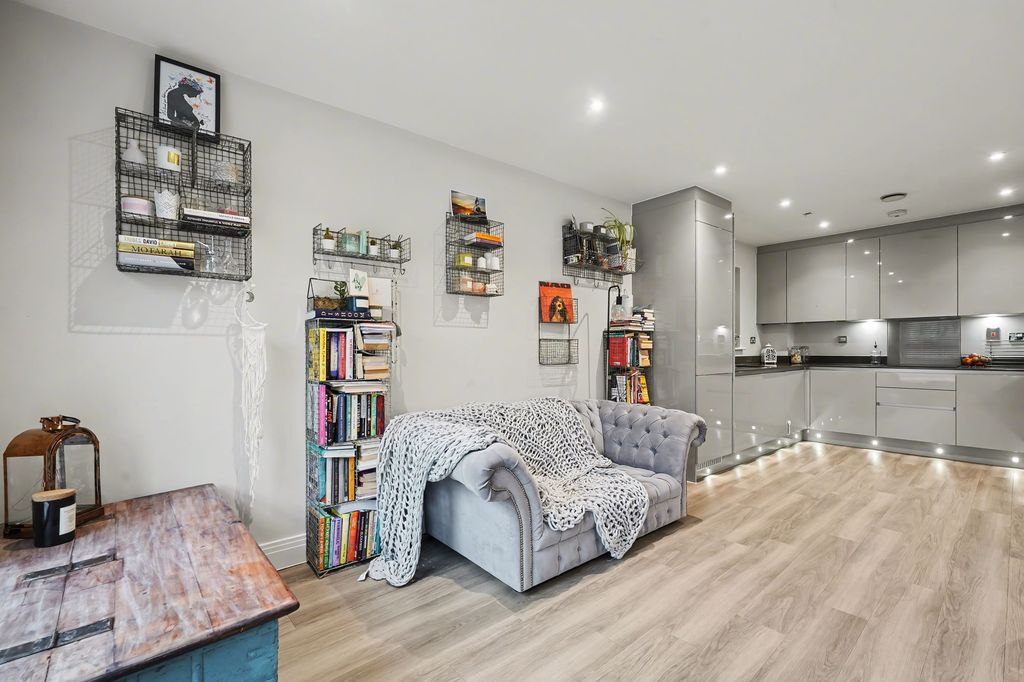 Property photo 2 of 13