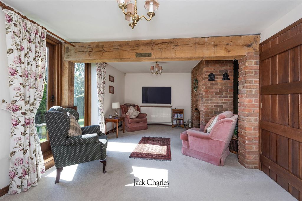 Property photo 3 of 19 Grove Barn, Tn11 8Nu 009.Jpg