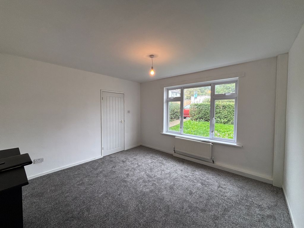 Property photo 2 of 17 Bedroom