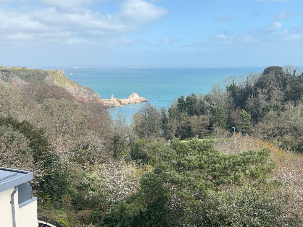 Property photo 2 of 24