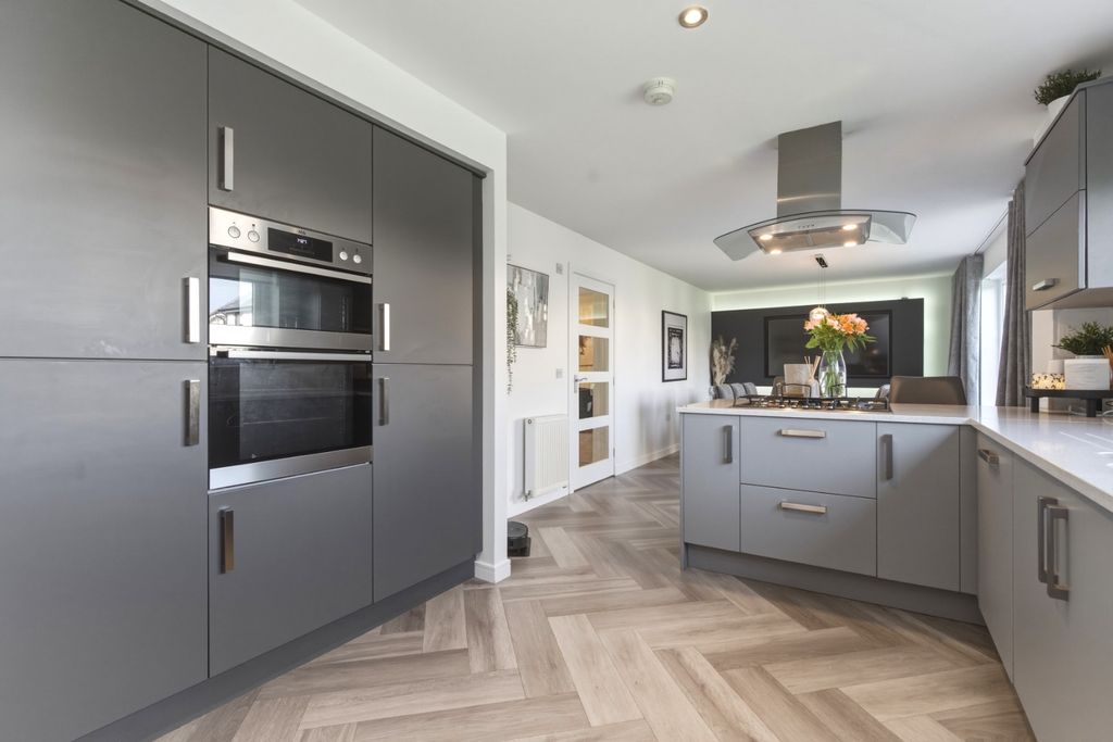Additional image 9 of 5 bed detached house for saleWest Kip Walk, Livingston, West Lothian EH54