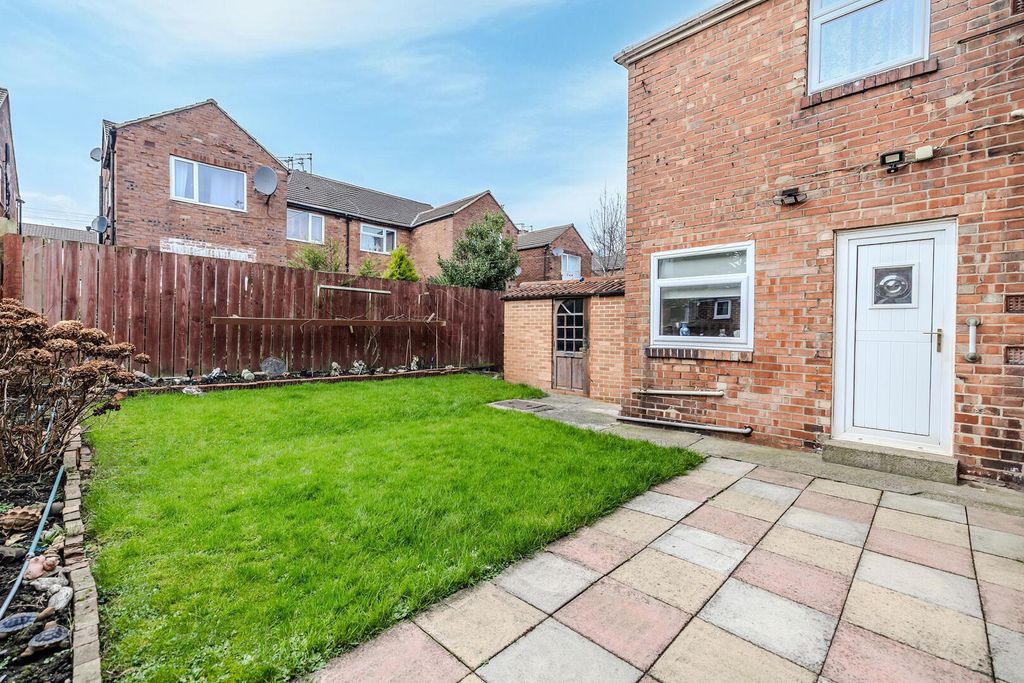 Property photo 3 of 31 Rear Garden