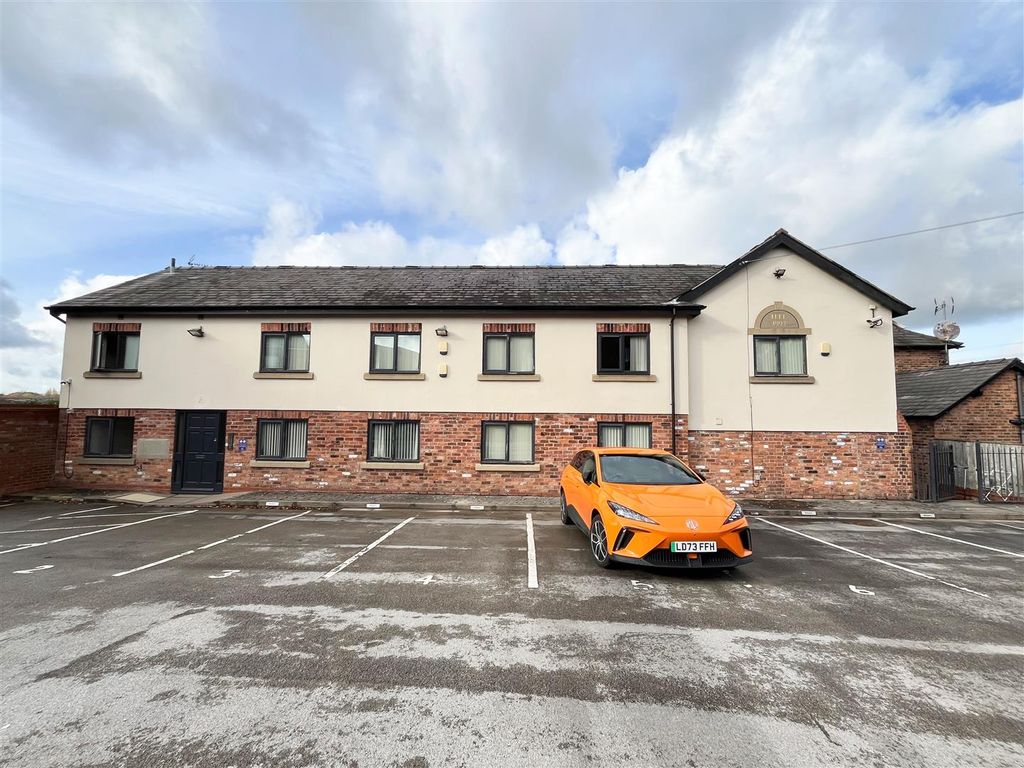 Property photo 1 of 8