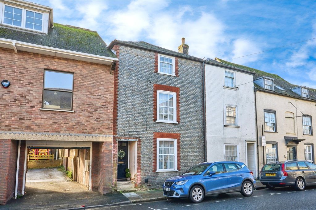 Property photo 1 of 20 Front