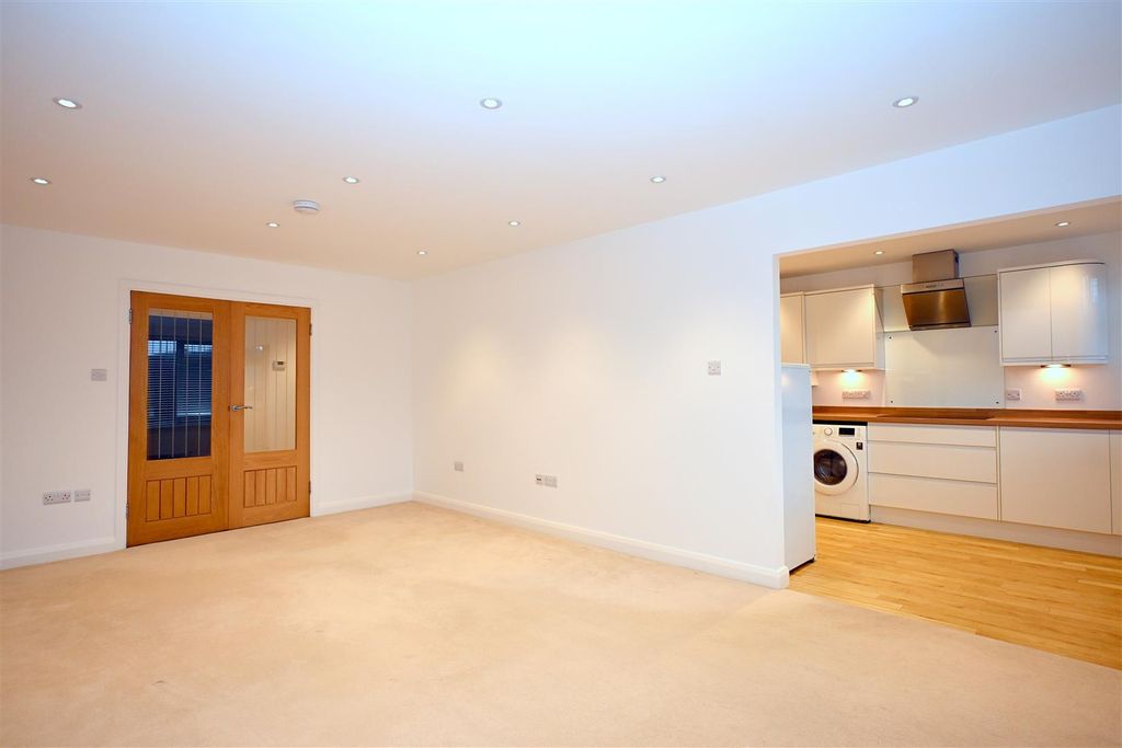 Property photo 3 of 14 Living Room