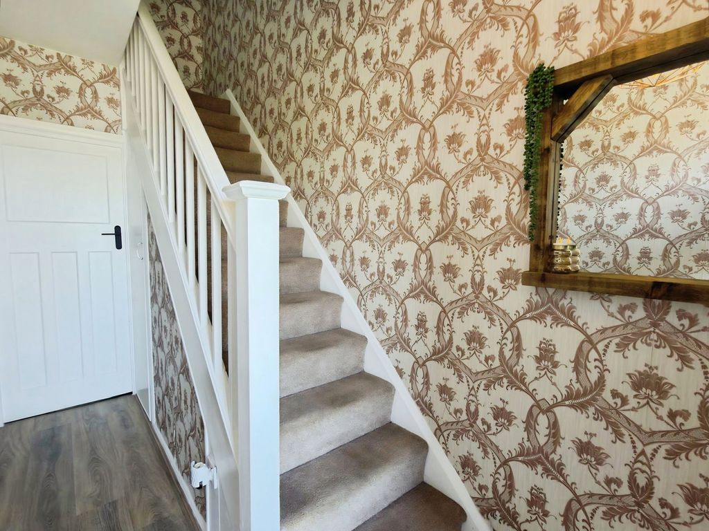 Property photo 2 of 26
