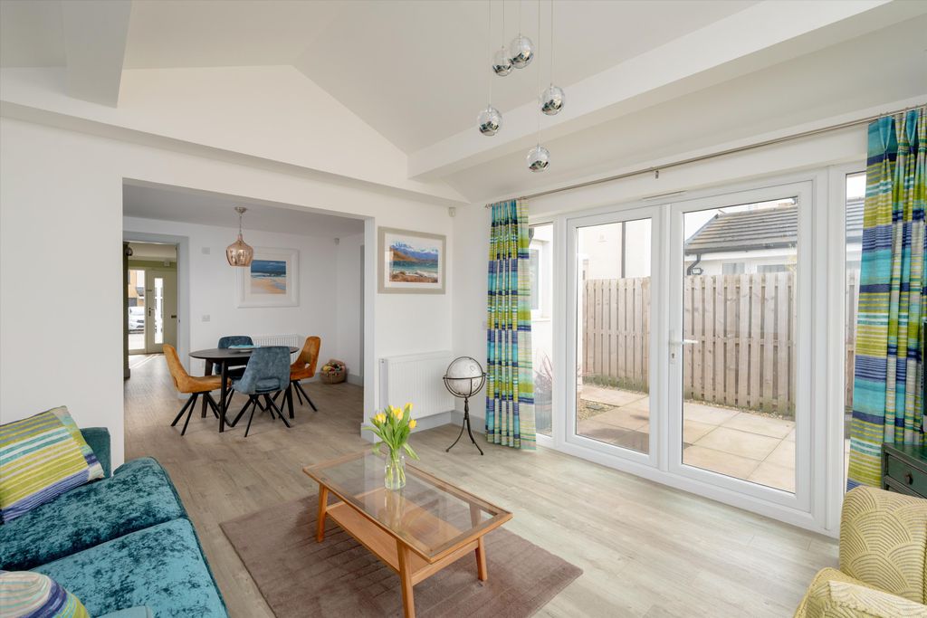 Property photo 3 of 16 Image