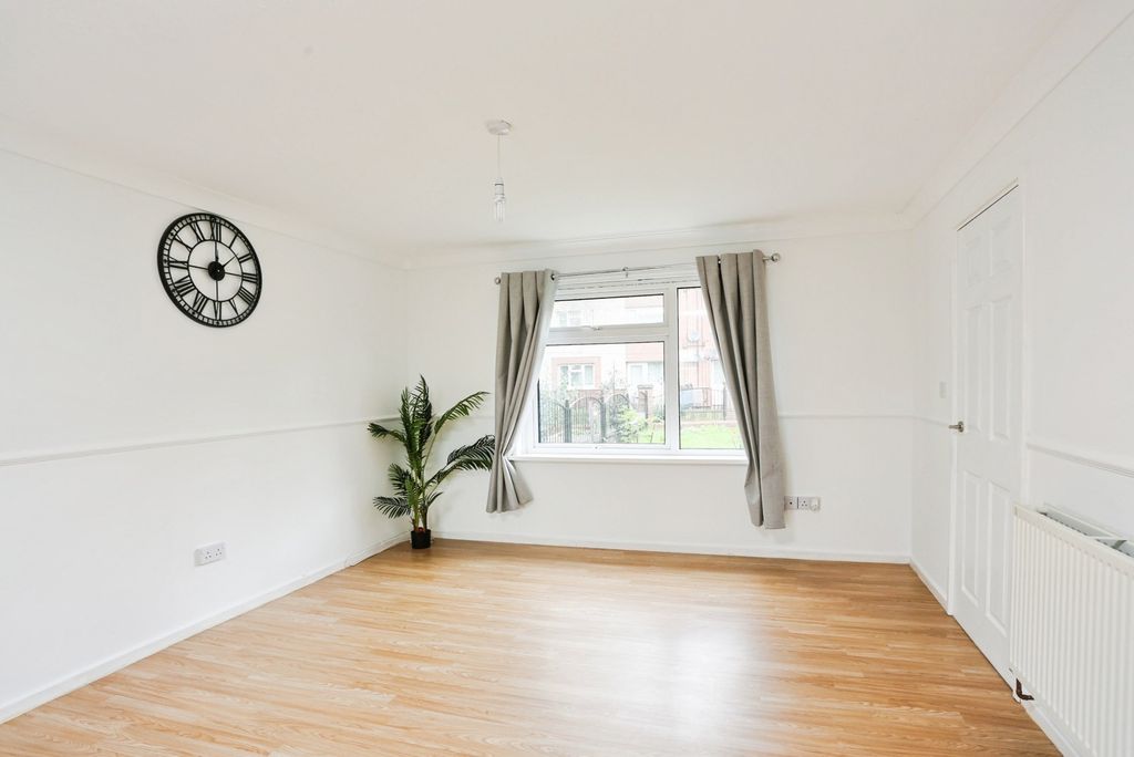 Property photo 3 of 17 Photo