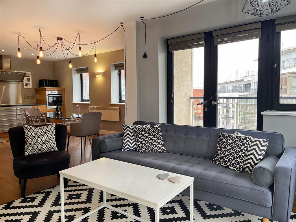 Property photo 3 of 19 Lounge.Png