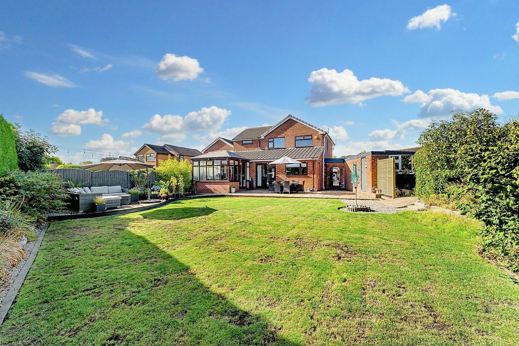 Property photo 2 of 36