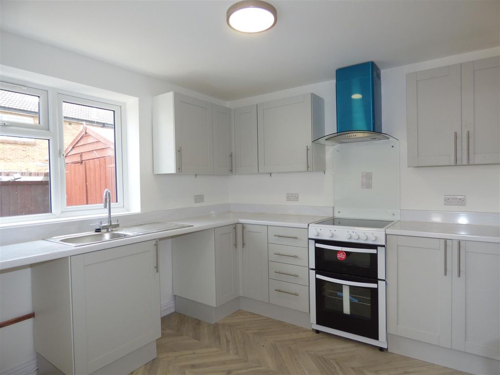 Property photo 2 of 11 69 Lynden Kitchen.Jpg