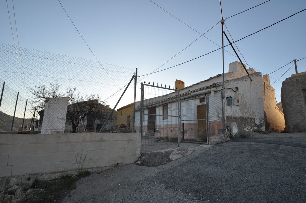 Property photo 1 of 20