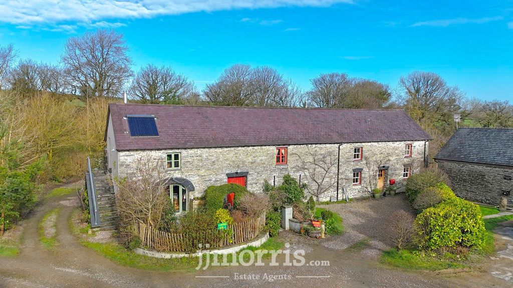 Property photo 1 of 83