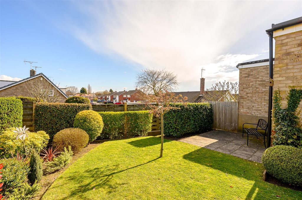 Property photo 2 of 16 Rear