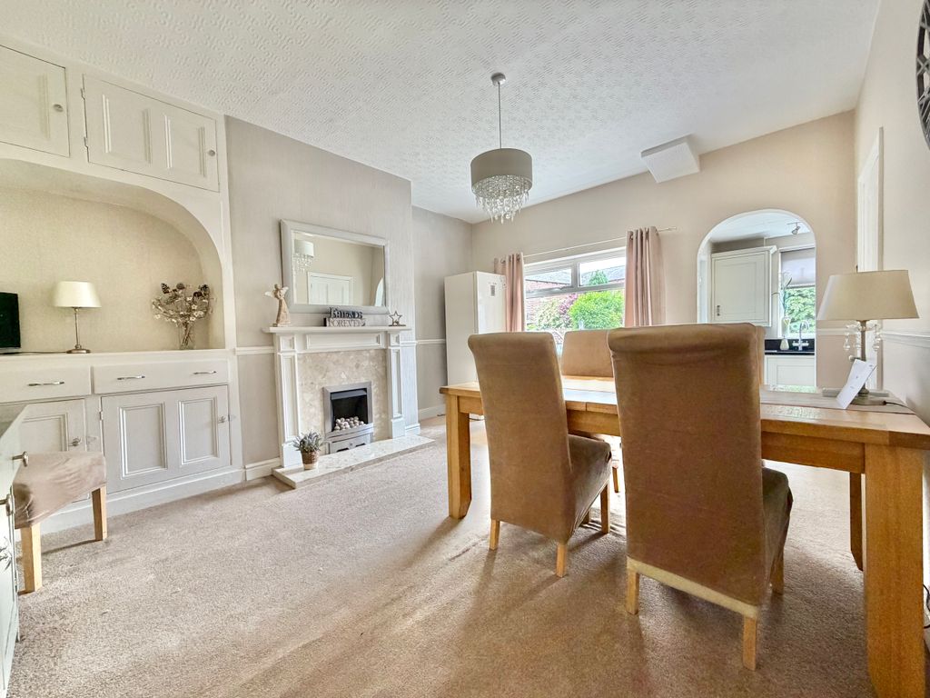 Property photo 3 of 20 Dining Room