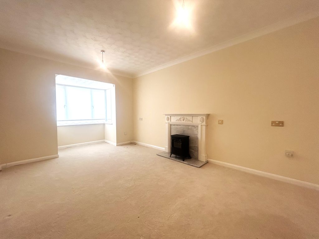 Property photo 2 of 6 Living Room