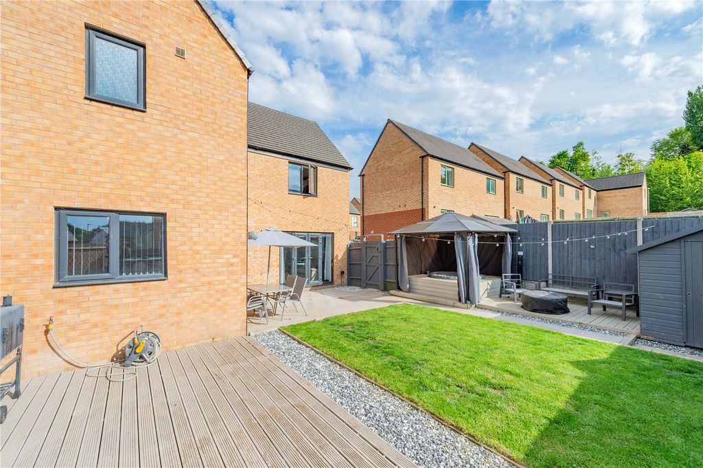 Property photo 2 of 38 Picture No. 37