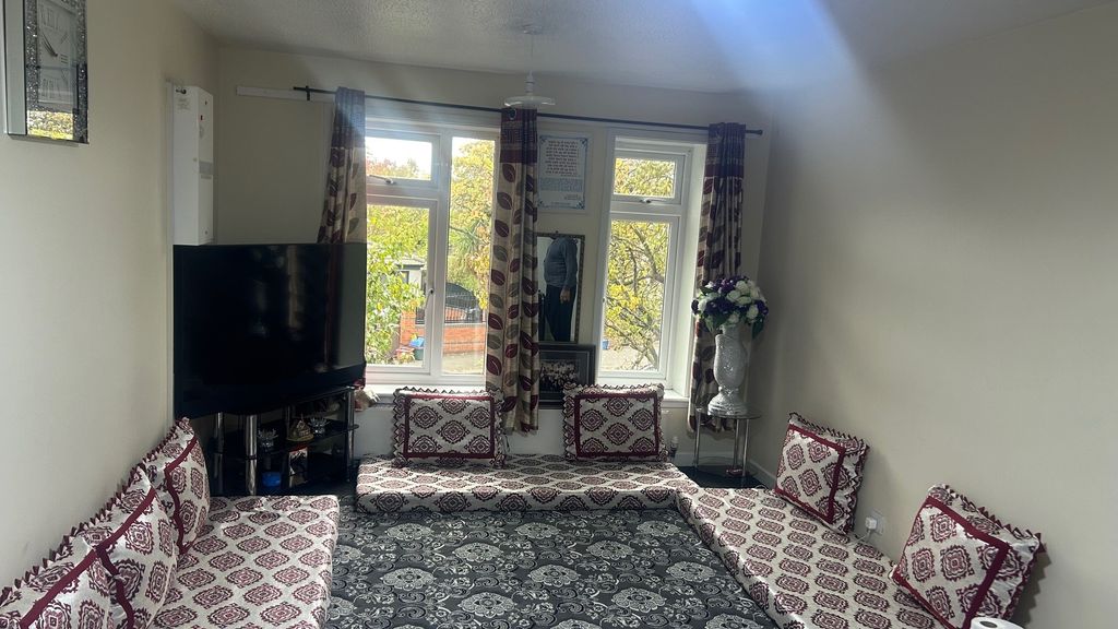 Property photo 3 of 14 6