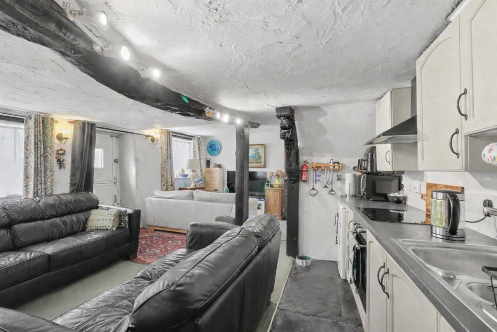 Property photo 3 of 11 3 - Picture No. 13