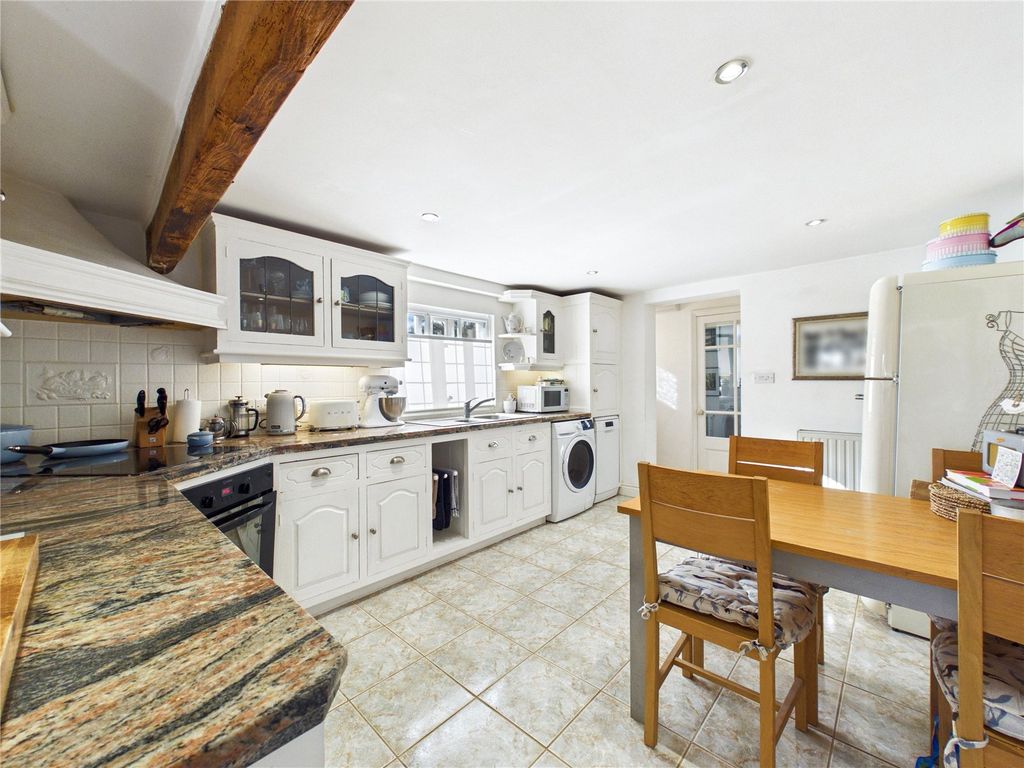 Property photo 2 of 27 Picture No. 20