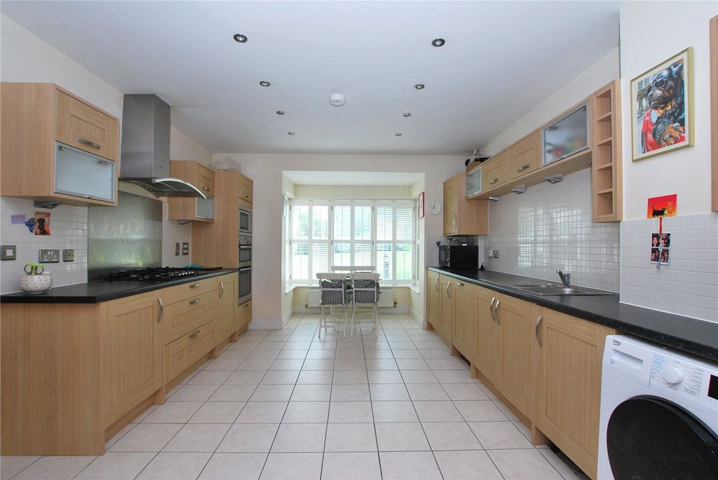 Property photo 2 of 16 Picture No. 18