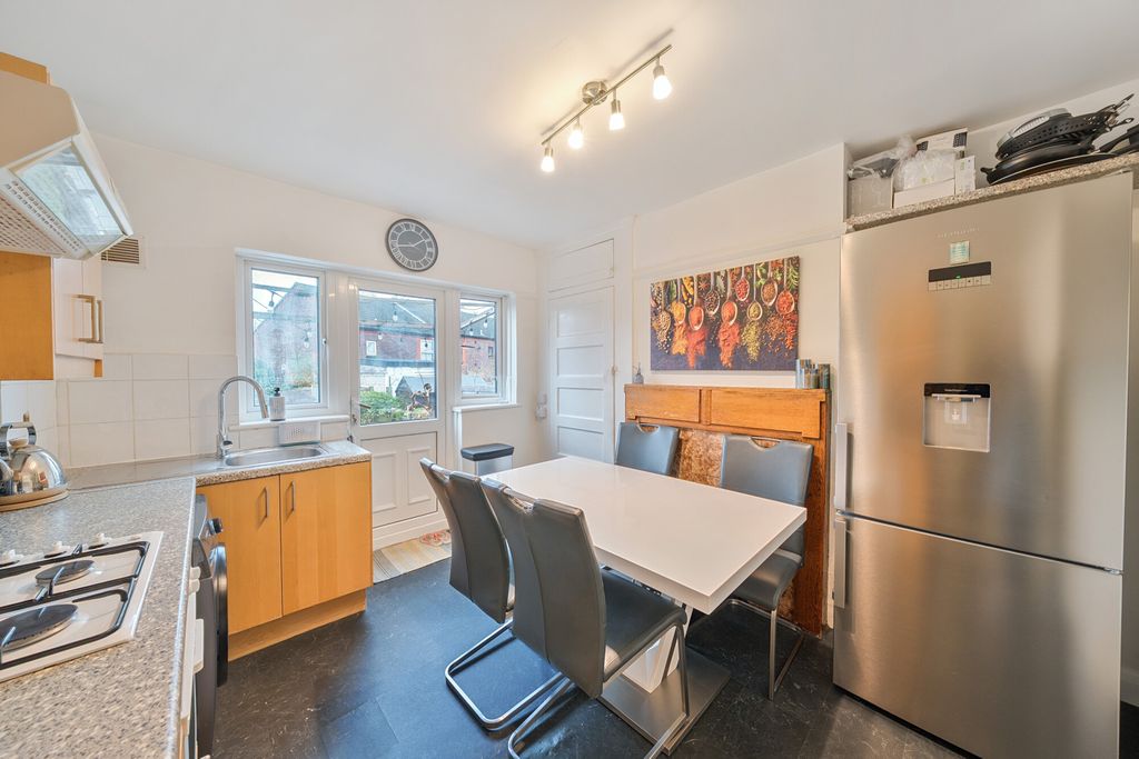 Property photo 3 of 20 1387429-28-69416c...