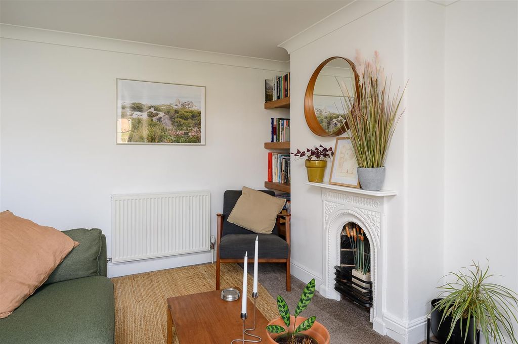 Property photo 2 of 19 Living Room