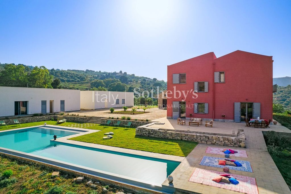 Property photo 2 of 34