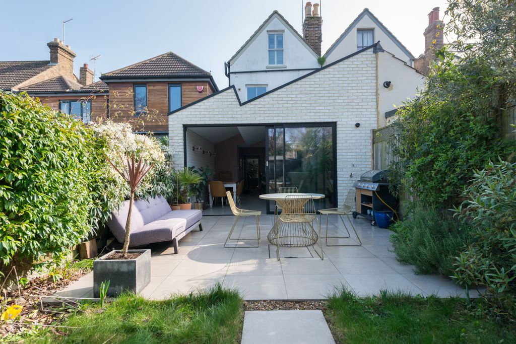 Property photo 1 of 16 Rear
