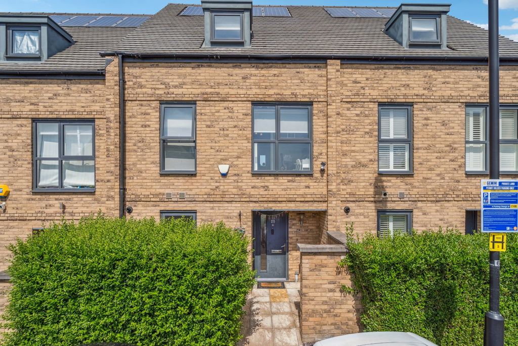 Property photo 1 of 20