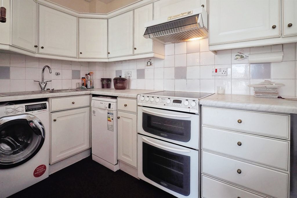 Property photo 2 of 12