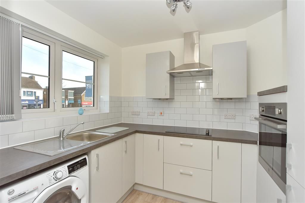 Property photo 3 of 9 Kitchen