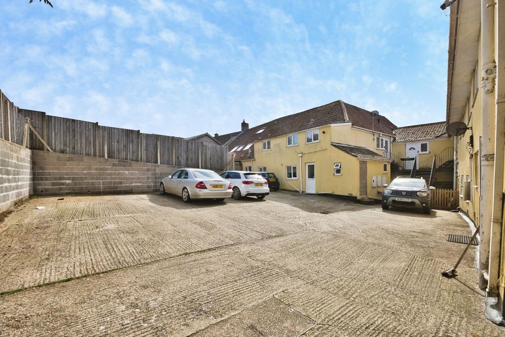 Additional image 7 of 2 bed flat for saleRutters Lane, Ilminster, Somerset TA19