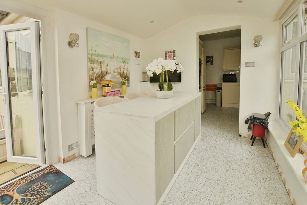 Property photo 3 of 14 Pbox-Img.Jpg