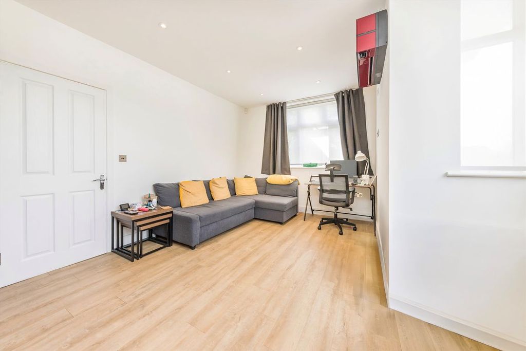 Property photo 2 of 4