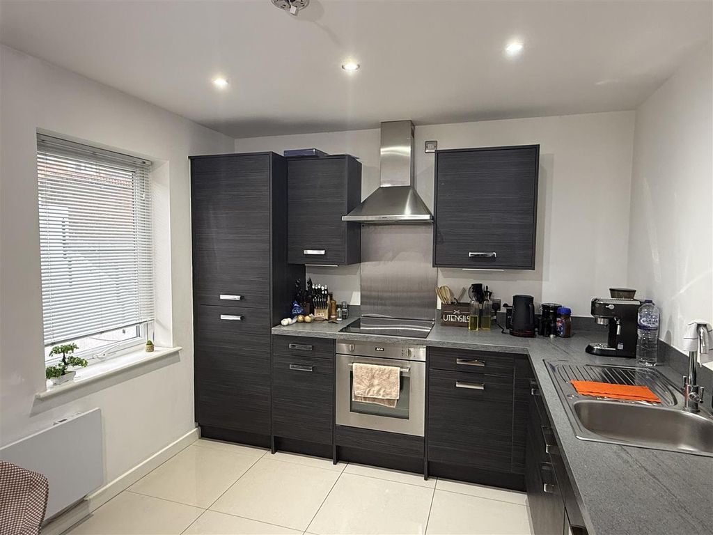 Additional image 7 of 2 bed flat for saleLincoln Road, Peterborough PE1