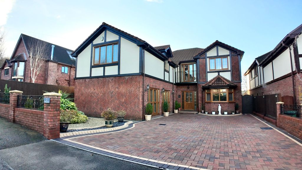 Property photo 1 of 75