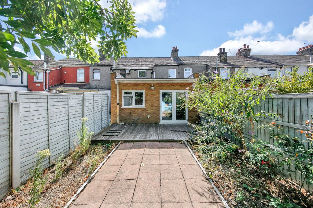 Property photo 2 of 27