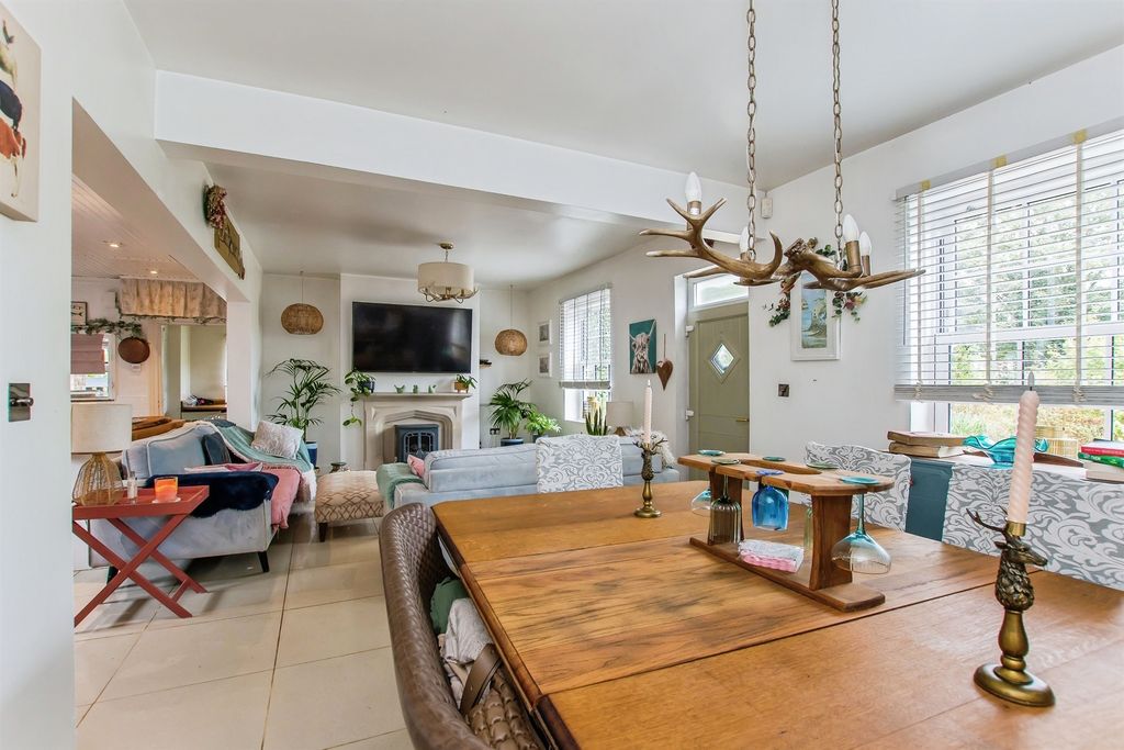 Property photo 2 of 22